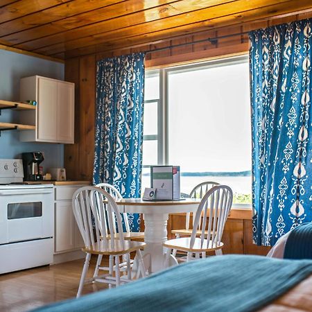 Friars Bay Inn & Cottages Welshpool Phòng bức ảnh
