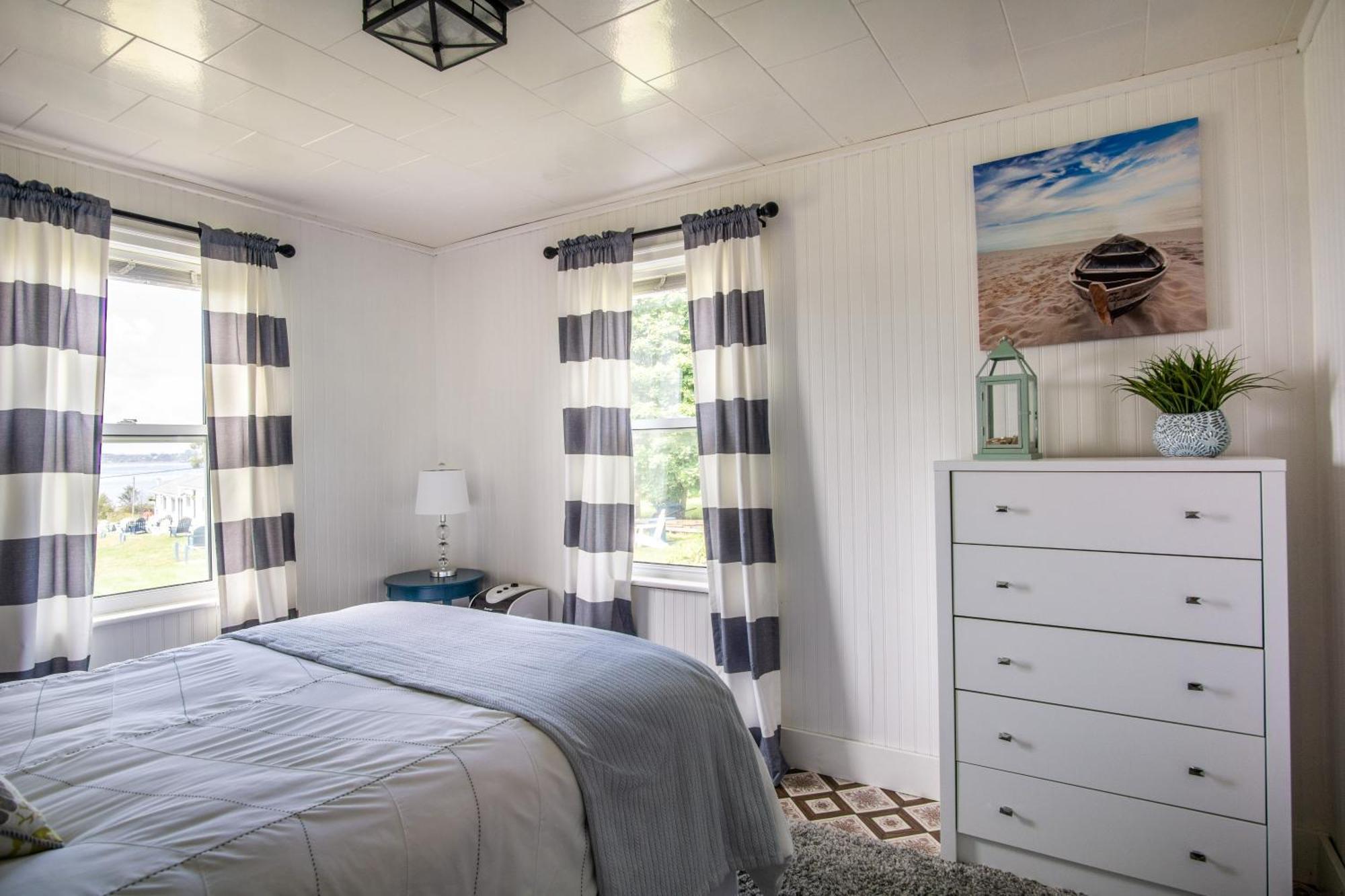 Friars Bay Inn & Cottages Welshpool Phòng bức ảnh