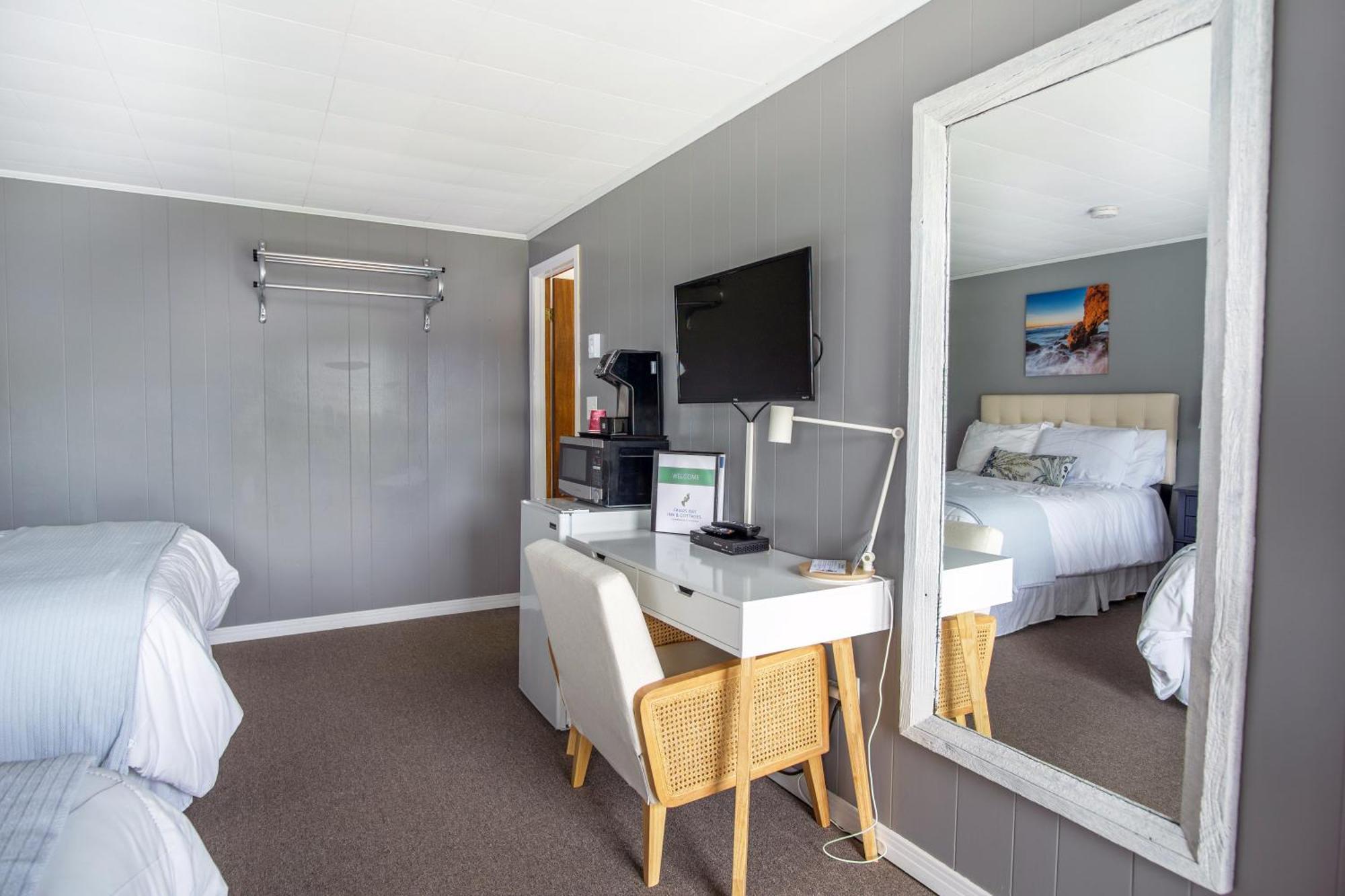 Friars Bay Inn & Cottages Welshpool Phòng bức ảnh